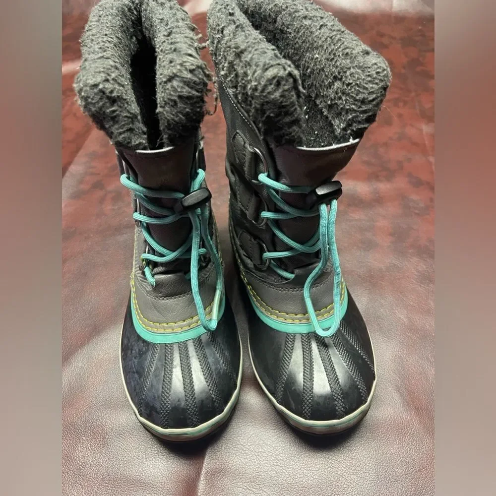 Sorel waterproof gray and turquoise winter boots, size 3